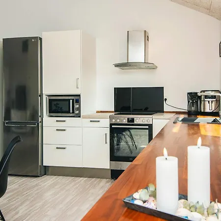 بيت للعطل 4 Star In *