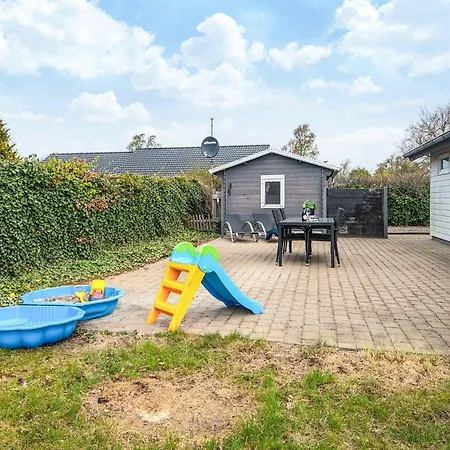 بيت للعطل 4 Star In *